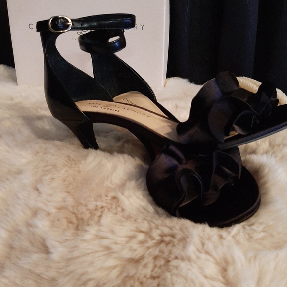 Chinese Laundry ruffled heels - Picture 5 of 7